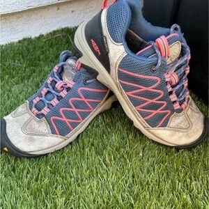 Keen Women's Hiking Shoes Boots size 7